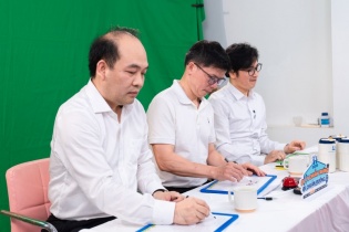 Hơn 30 giờ tư vấn trực tuyến giúp sỹ tử 2K8 gỡ rối chọn trường, chọn ngành