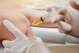 Tin mới y tế ngày 22/7: Sự thật về các mũi tiêm điều trị thoái hóa khớp gối