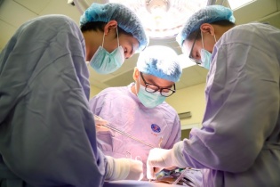 Tin mới y tế ngày 24/7: Phát hiện ung thư phổi sau nhiều năm hút thuốc lào