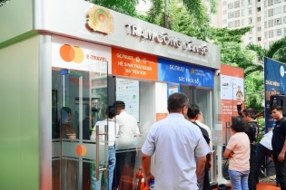 TP.HCM nhân rộng Trạm Công dân số, đưa dịch vụ thiết yếu đến gần người dân