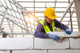 Thấy gì qua kế hoạch kinh doanh của Hoà Bình, Hưng Thịnh Incons, Coteccons 