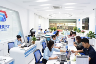 Chứng khoán Everest dùng cổ phiếu của lãnh đạo làm tài sản đảm bảo khoản vay ngân hàng