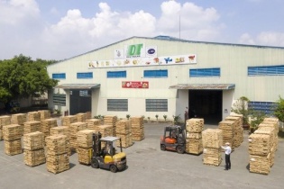 Gỗ Đức Thành bán được 29,2% tổng lượng cổ phiếu chào bán