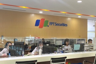 Chứng khoán FPT lên kế hoạch đi lùi và muốn chia tách cổ phiếu tỷ lệ 40%