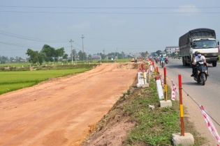 Giải phóng xong mặt bằng quốc lộ 1 đoạn qua Quảng Ngãi trước 25/8