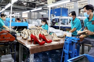 Giày Gia Định: Thị trường hồi phục, đủ đơn hàng tới hết quý III/2024