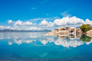 Bay Vietjet Package, khám phá biệt thự Đồi Đá Hill Rock Villas, tận hưởng Furama resort Đà Nẵng