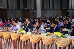 Khai mạc Diễn đàn Doanh nhân Việt Nam “Tổ quốc gọi tên mình”