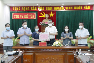 Lãnh đạo Phú Yên tri ân lực lượng tuyến đầu chống dịch Covid-19
