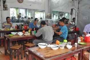 Quảng Ngãi: Ngày 1/12/2021 cho mở cửa hàng ăn uống tại chỗ