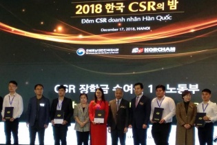 90 sinh viên được các doanh nghiệp Hàn Quốc trao học bổng  