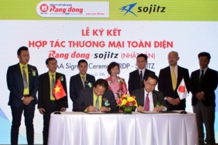 Nhựa Rạng Đông hợp tác thương mại toàn diện với Sojitz Nhật Bản