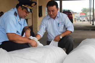 Giảm thủ tục kiểm tra cho nguyên liệu dệt may nhập khẩu
