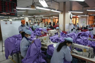 Nút thắt nguyên phụ liệu làm khó ngành dệt may