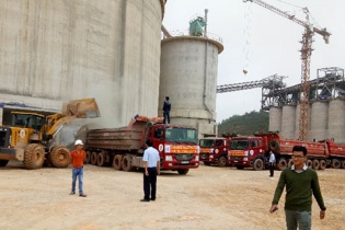 Vissai Sông Lam xuất khẩu lô clinker đầu tiên sang Malaysia