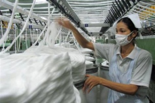 Việt Nam thu 3,59 tỷ USD từ xuất khẩu sợi nhưng phải chi 2,36 tỷ USD để nhập khẩu bông