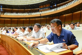 Chính thức thông qua Quốc hội thông qua Luật Đo đạc và bản đồ; Luật Thể dục, thể thao