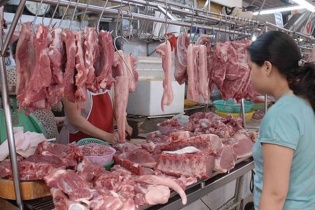 Giá lợn hơi trên cả  nước vẫn duy trì ở mức cao 