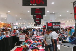 “Đại tiệc” giảm giá mang tên Black Friday đẩy doanh thu bán lẻ bật tăng