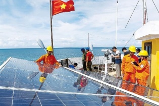 EVN đưa điện tới 11/12 huyện đảo