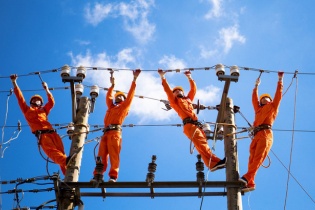 Xuất hiện nhiều yếu tố bất lợi cho việc cung cấp điện