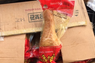 Thực phẩm bẩn đổ bộ thị trường cuối năm