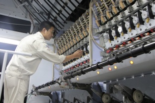 VNPOLY ký hợp đồng hợp tác gia công sợi DTY 