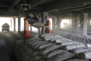 Tiêu thụ xi măng trong nước dự báo không tăng trưởng trong năm 2020