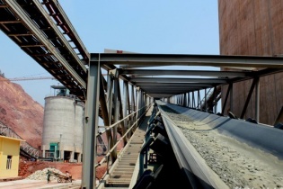 Giá xuất khẩu xi măng và clinker 5 tháng giảm sâu  