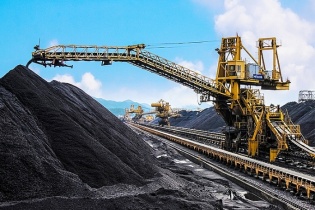 Dự kiến nhập khẩu 60 triệu tấn than phục vụ phát điện vào năm 2030