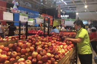 Người  tiêu dùng Việt chi ít tiền vào rau quả nhập khẩu