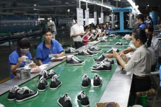 Xuất khẩu giày dép bật tăng mạnh trong tháng đầu năm 2021