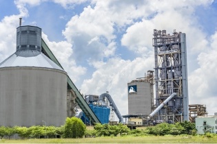 Xi măng FiCO Tây Ninh nhận chứng nhận đầu tư dây chuyền 2