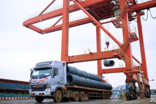 Xi măng, sắt thép tăng trưởng xuất khẩu giữa đại dịch