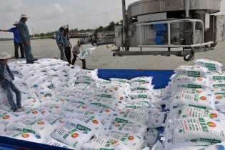 Siết quản lý xuất, nhập khẩu một số mặt hàng chiến lược, ưu tiên thị trường trong nước