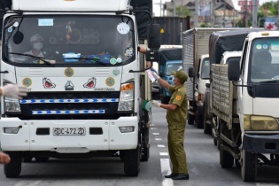 Doanh nghiệp gặp khó vì xét nghiệm Covid-19 khi vận chuyển hàng qua cửa khẩu Móng Cái