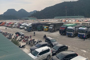 Lạng Sơn đề nghị tạm dừng đưa hàng hóa lên cửa khẩu