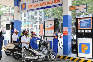 10 doanh nghiệp được giao nhập khẩu thêm 2,4 triệu m3 xăng dầu