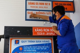 Xăng tăng giá lần thứ 7 liên tiếp