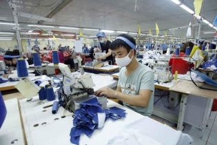 Thị trường hồi phục, đơn hàng nhiều, doanh thu của May 10 tăng mạnh