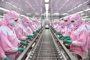 Trung Quốc kiểm tra trực tuyến thực phẩm lạnh nghi nhiễm SARS-CoV-2