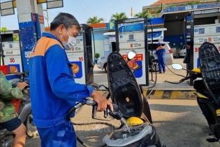 Lần đầu tiên giá bán lẻ dầu diesel, dầu hoả đã vượt giá xăng