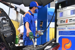 Tháo gỡ khó khăn, vướng mắc trong quản lý điều hành xăng dầu