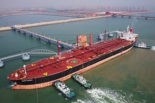 Nhập dầu thô tăng mạnh, trong khi xăng dầu thành phẩm giảm nhẹ