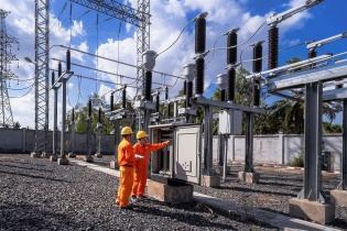 Doanh thu của EVN tăng hơn 8.000 tỷ đồng nhờ tăng giá điện 