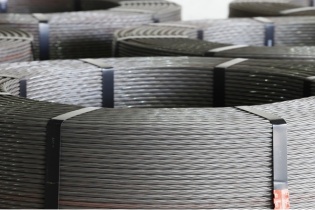 Tiếp nhận hồ sơ đề nghị điều tra cáp thép dự ứng lực nhập từ 3 quốc gia