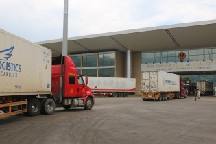 Xuất nhập khẩu qua cửa khẩu biên giới với Trung Quốc giảm mạnh