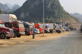 Xe chở sầu riêng xuất khẩu đổ về cửa khẩu Hữu Nghị, Lạng Sơn