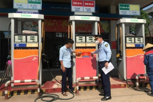 Kiểm tra việc chấp hành pháp luật trong kinh doanh xăng dầu