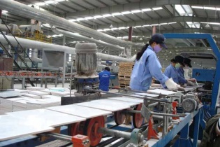 Sản xuất và tiêu thụ vật liệu xây dựng giảm vì cầu thấp